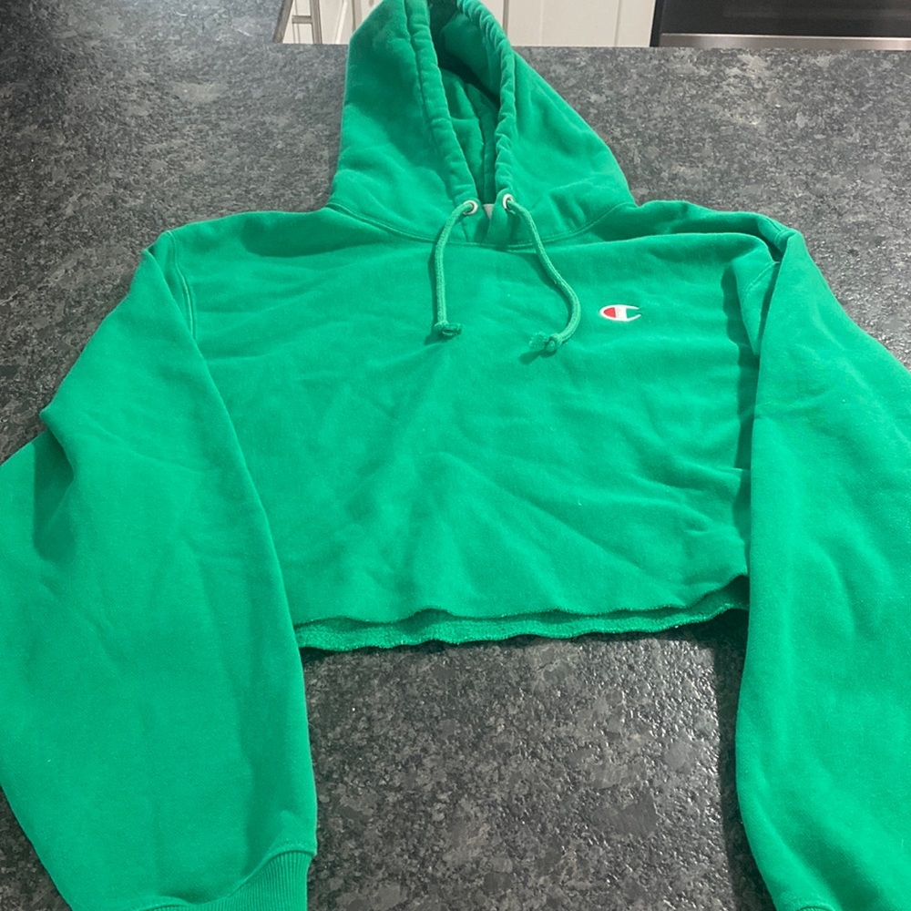 Green cropped champion hoodie